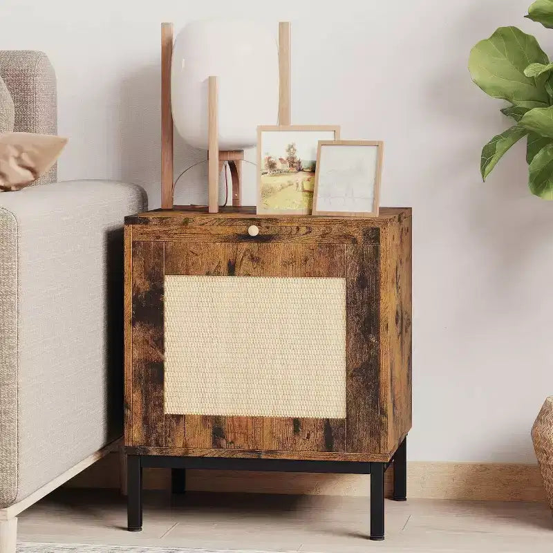 Tavolino in Rattan con Armadietto e Gambe in Metallo