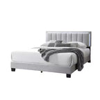 Letto a piattaforma Queen Size con testiera a LED e rivestimento in tessuto grigio chiaro