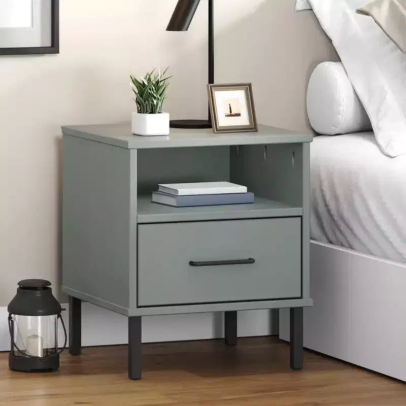 Comodino con cassetto e ripiano aperto in legno massello di pino